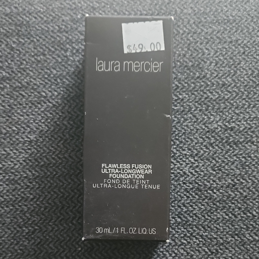 Laura Mercier Flawless Fusion Ultra-Longwear Foundation - Black